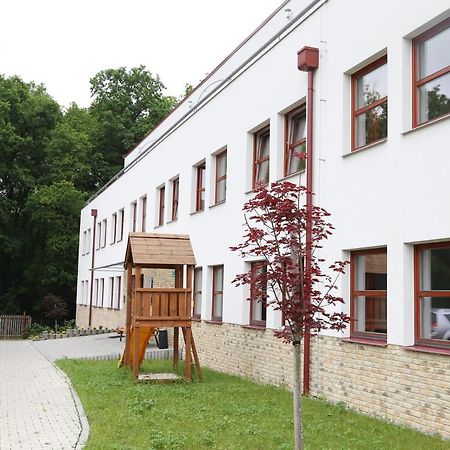 Sporthotel Hostivice Exteriör bild