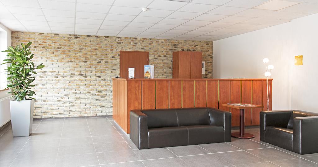 Sporthotel Hostivice Exteriör bild