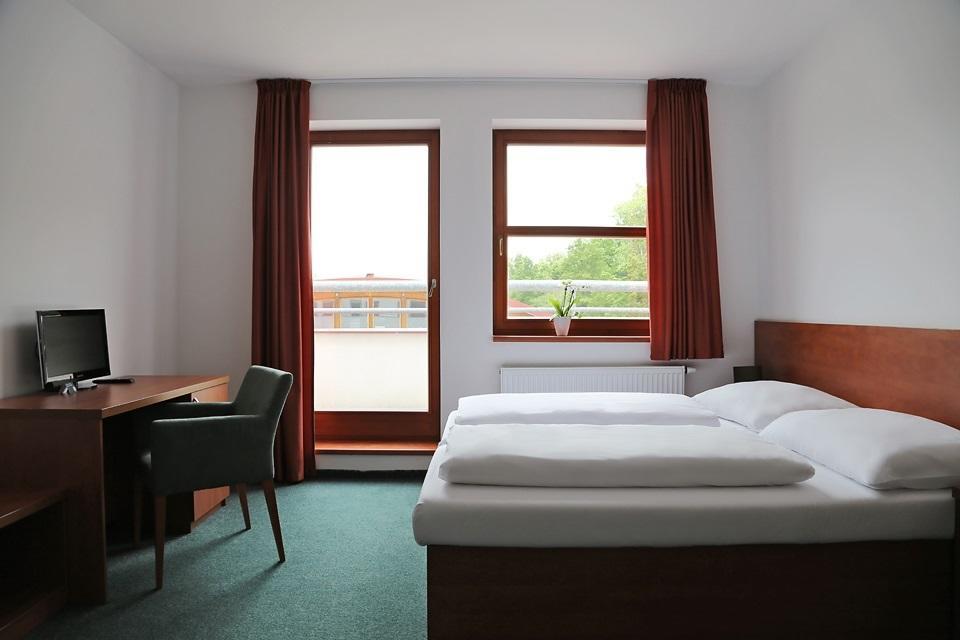 Sporthotel Hostivice Exteriör bild