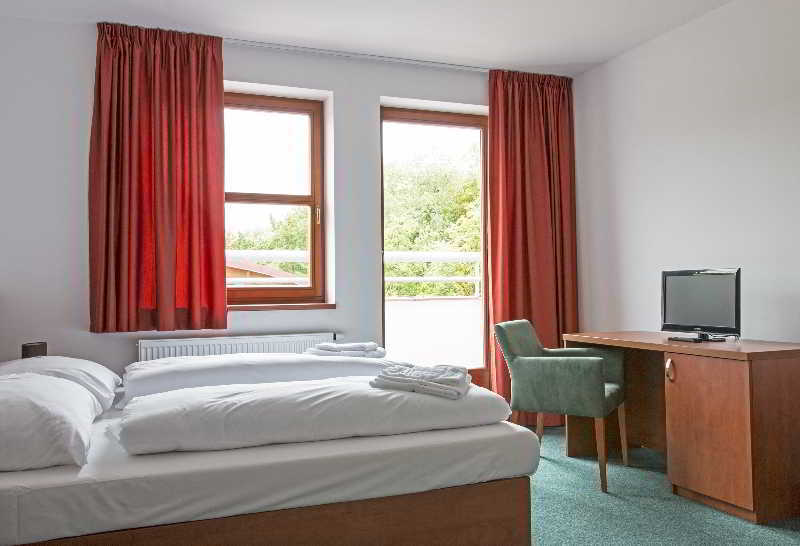 Sporthotel Hostivice Exteriör bild