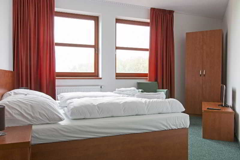 Sporthotel Hostivice Exteriör bild